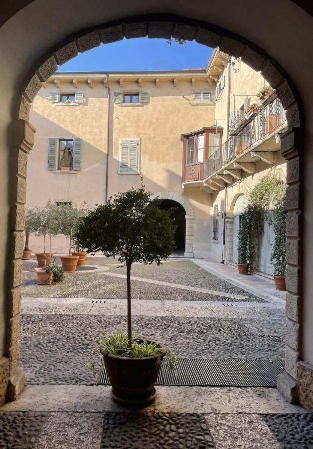 Antiche Colonne Suite Verona Esterno foto
