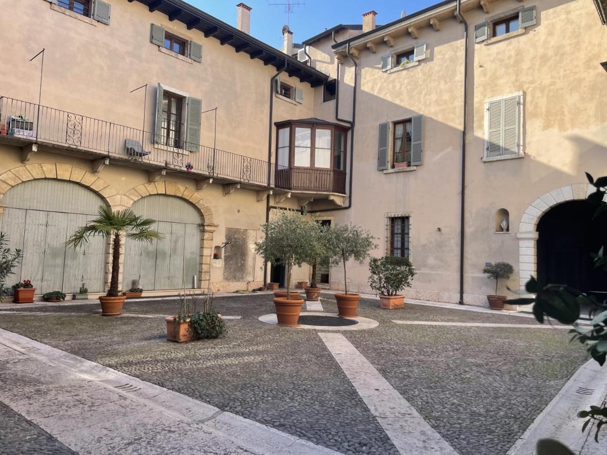 Antiche Colonne Suite Verona Esterno foto