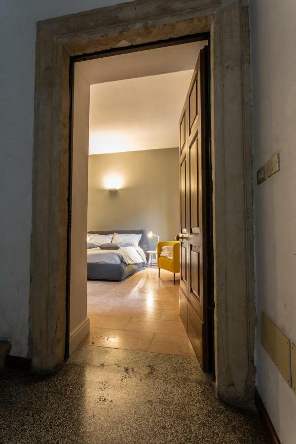 Antiche Colonne Suite Verona Esterno foto