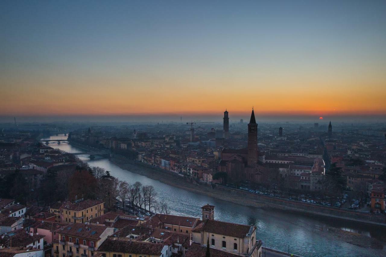 Antiche Colonne Suite Verona Esterno foto