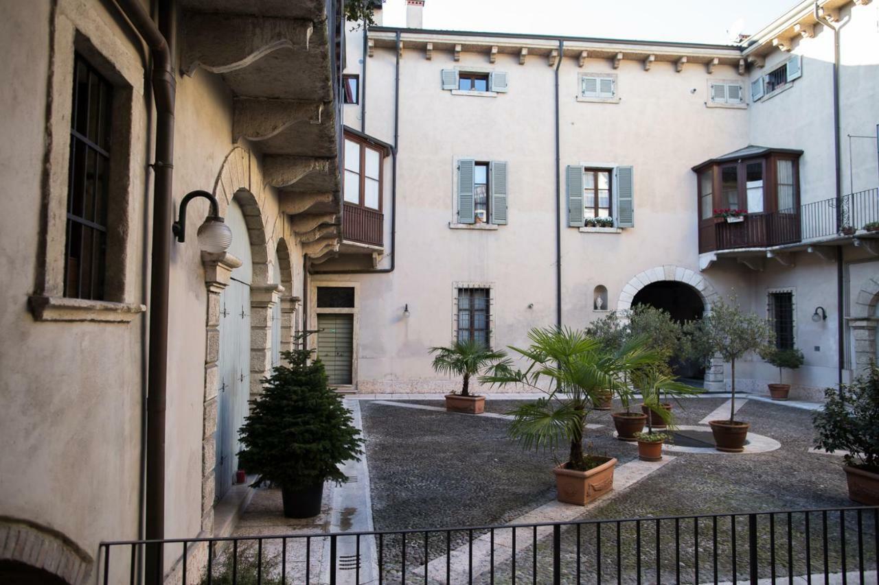 Antiche Colonne Suite Verona Esterno foto