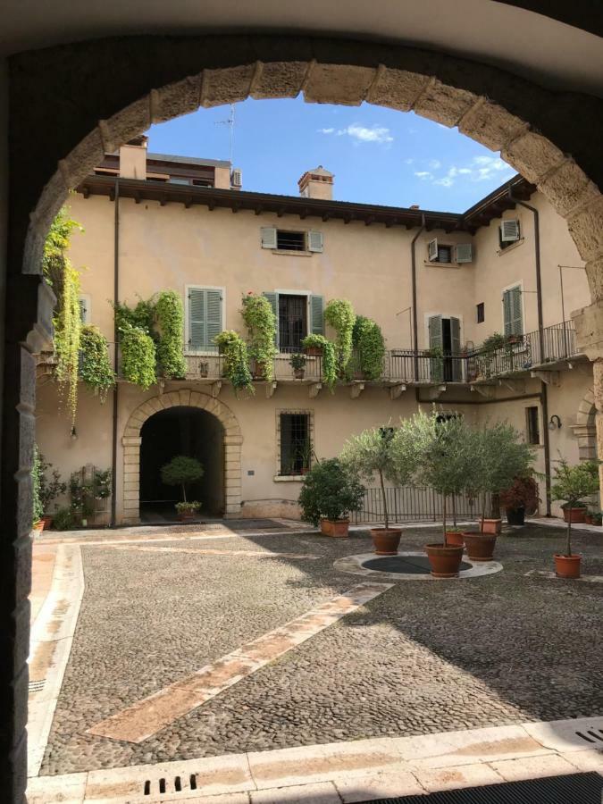Antiche Colonne Suite Verona Esterno foto